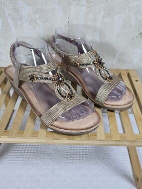 SHIBEVER Gold Beaded Wedge Sandals Women’s Size 8 EU 40 NWOT